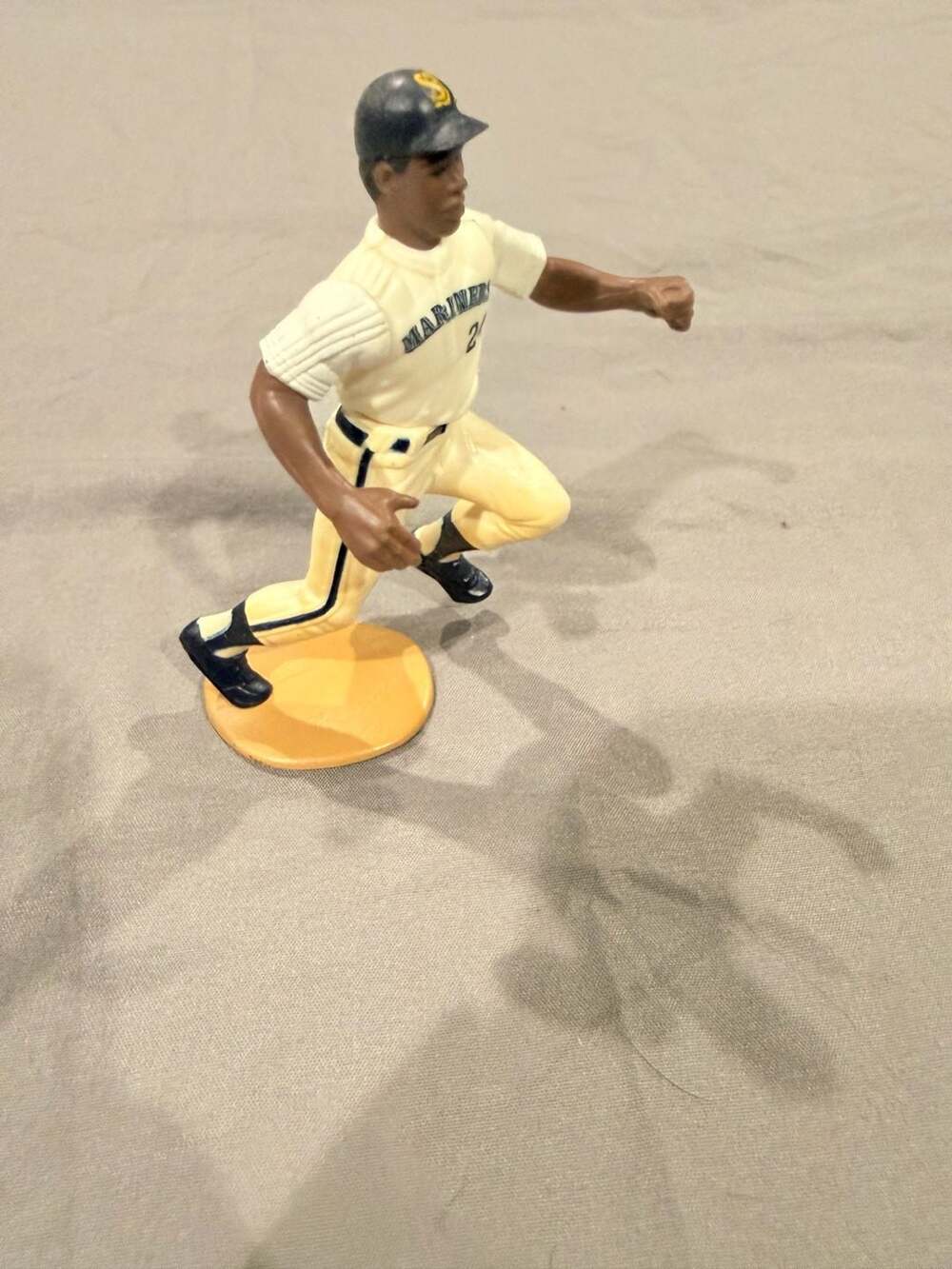 Kenner Ken Griffey Jr Seattle Mariners 1998 MLB Figurine